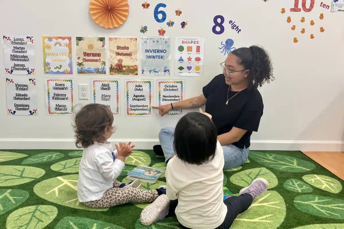 toddlers learning spanish months and seasons with teacher at spanish immersion preschool in albany ca